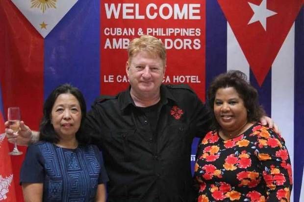 古巴驻柬埔寨大使、菲律宾驻柬埔寨大使昨晚在乐酒店推广雪茄与朗姆酒 ...