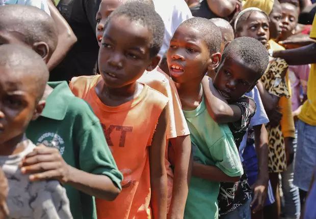 海地危机应由海地人自己解决