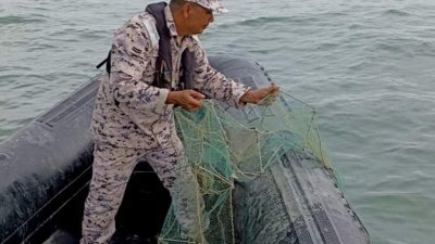 霹海域6天5宗违例案　8渔民3渔船及82套蜈蚣网遭扣查