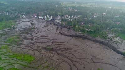 印尼西苏门答腊省洪灾　34人死16人失踪