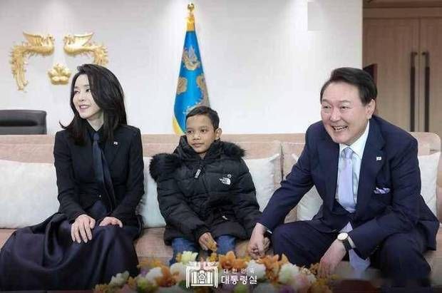 心脏病手术圆满成功，柬埔寨男孩感谢韩国总统救命之恩