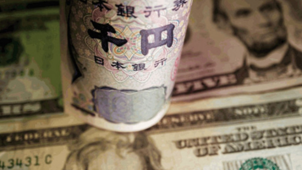 日央行关注弱日元对通胀影响，委员转向鹰派立场，吁稳步加息