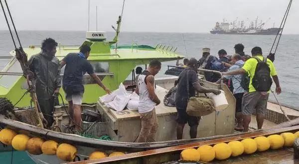 海上漂流37天被中国渔船搭救